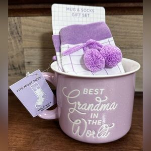 Cute 🥰 Best Grandma 👵 In The World Mug and Sock Set - NWT